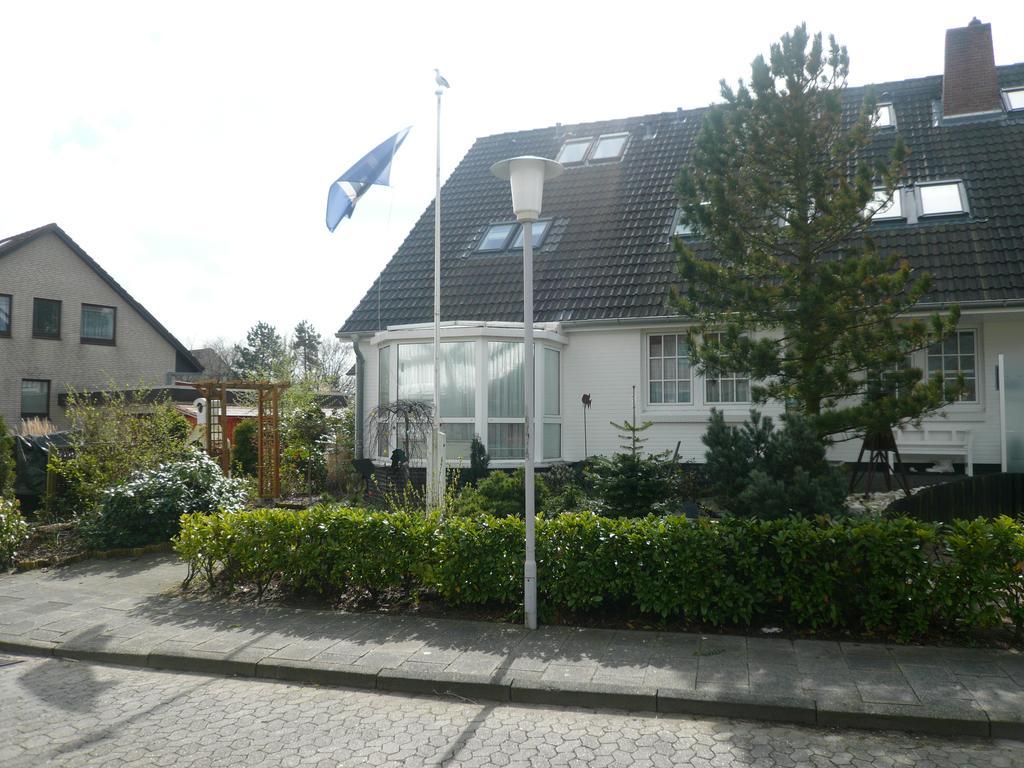 Apartamento "Haus Am Deich" Cuxhaven Exterior foto